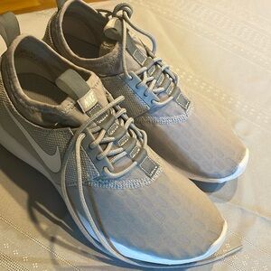 Nike shoes size 6 gray
